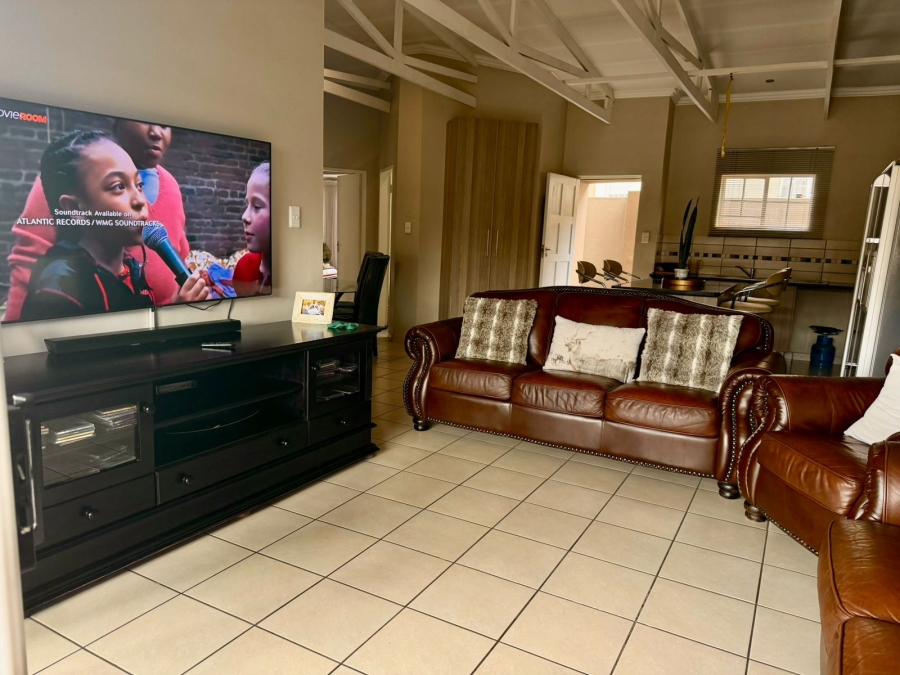 3 Bedroom Property for Sale in Waterval East North West